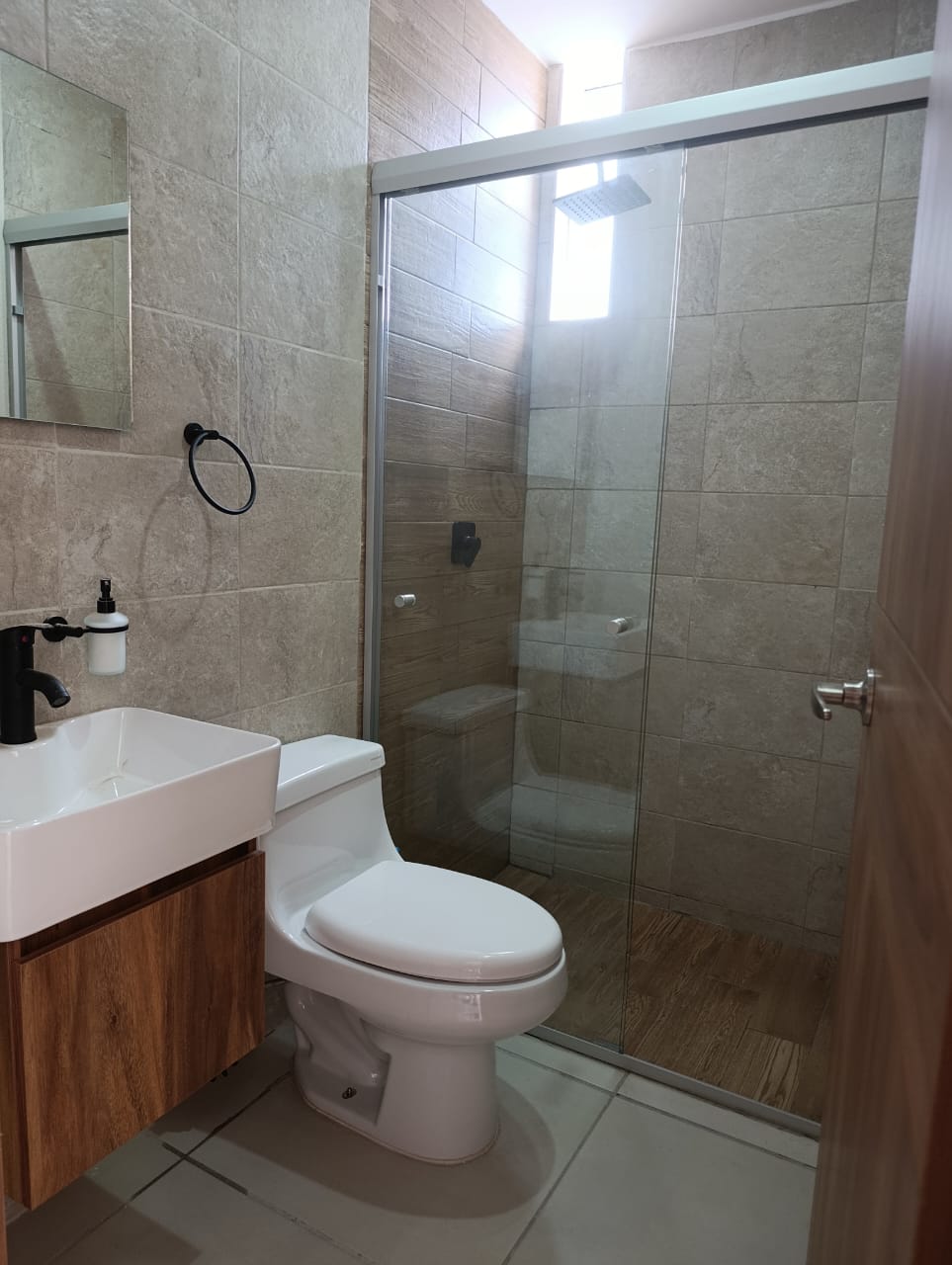 Casa nueva en renta cerca del Iteso | 3 habitaciones con baño, muy equipada. - Imagen 6