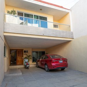 casa-en-venta-en-dante-alighieri-zapopan-cerca-de-plaza-galerias-uso-comercial-e-inversion