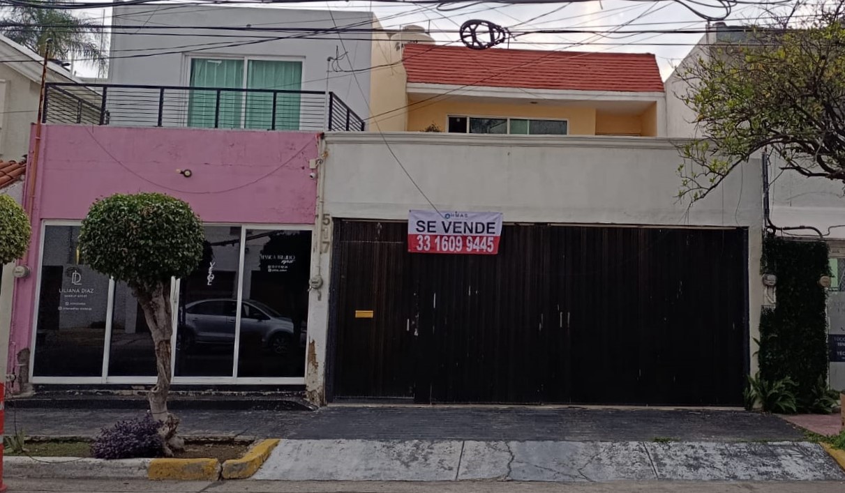 Casa en Venta en Dante Alighieri, Zapopan cerca de Plaza Galerias | Uso Comercial e Inversión - Imagen 21