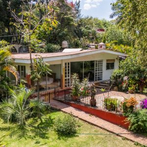 casa-en-venta-en-san-luis-soyatlan-a-metros-del-lago-de-chapala-ideal-para-inversion